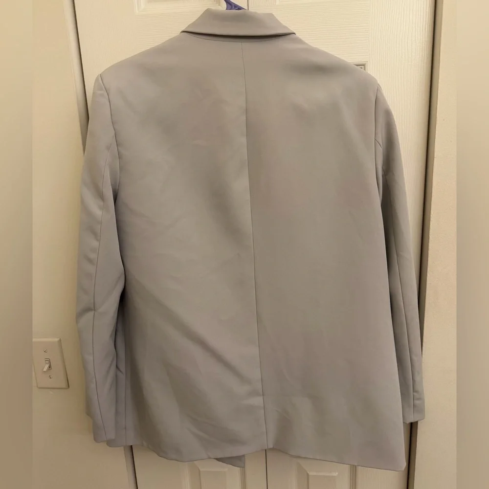Light Gray Double-Breasted Blazer - Picture 3 of 4